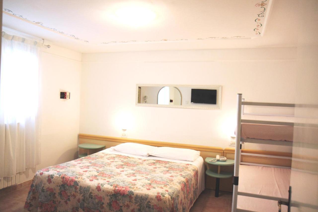 Hotel Rosa Maria Elite Bellaria-Igea Marina Habitación foto
